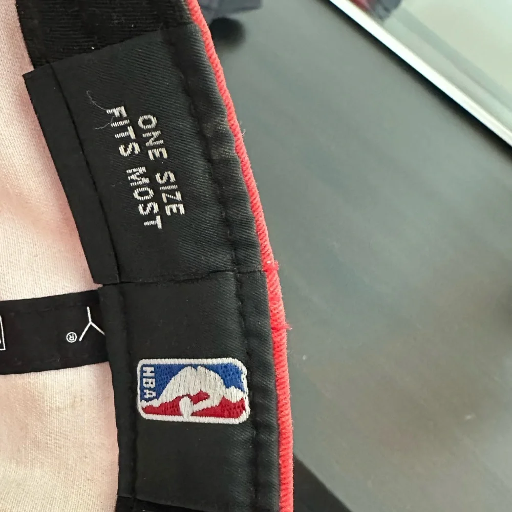Toronto Raptors Baseball Hat - Picture 5 of 6